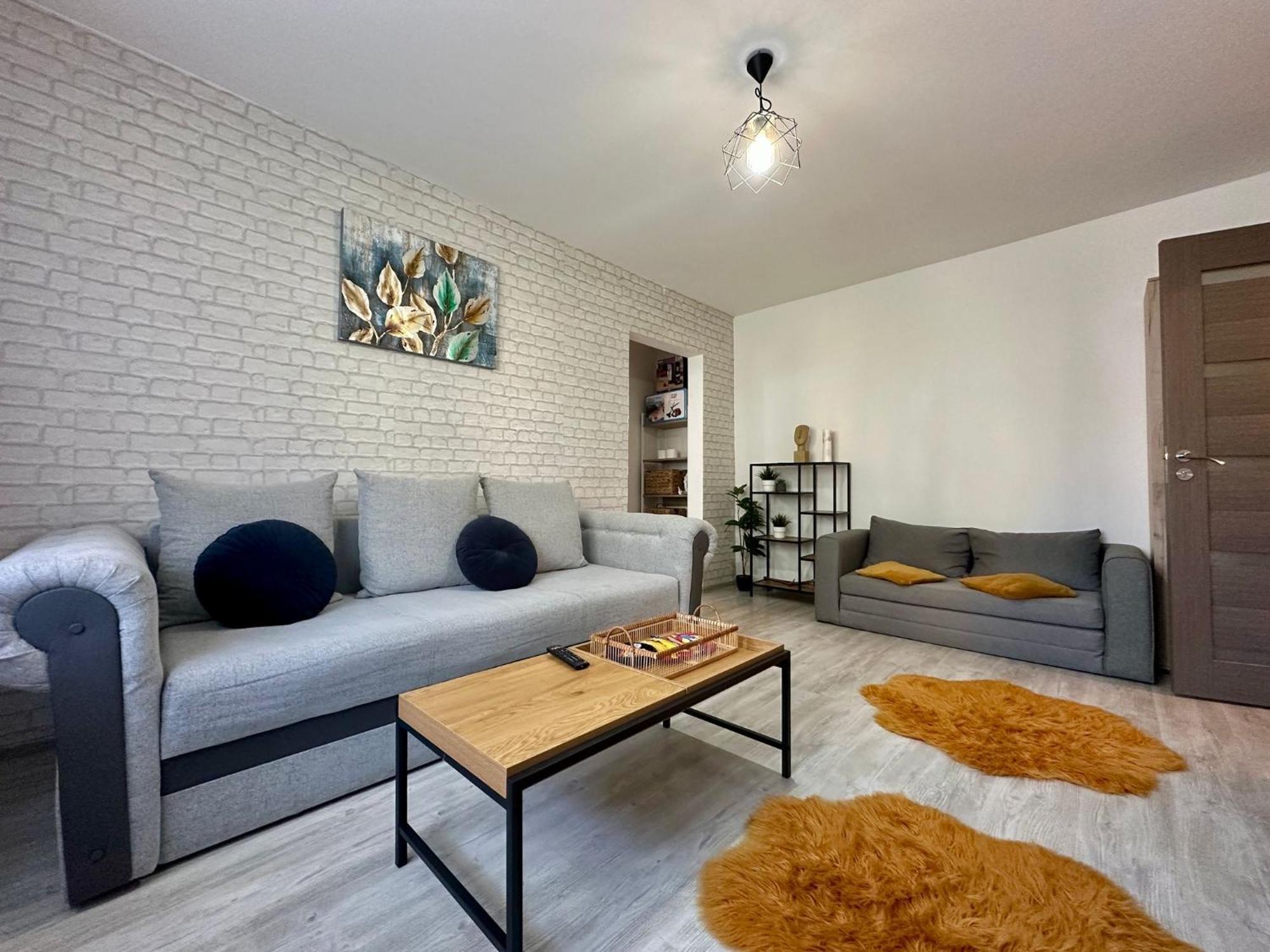 Londof Apartments- New Center Брашов Екстериор снимка